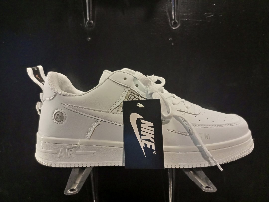Nike shoes!!, Men's Fashion, Footwear, Sneakers on Carousell
