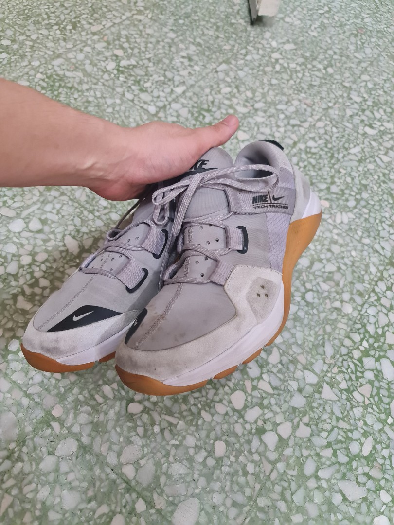 Nike tech trainer white sale