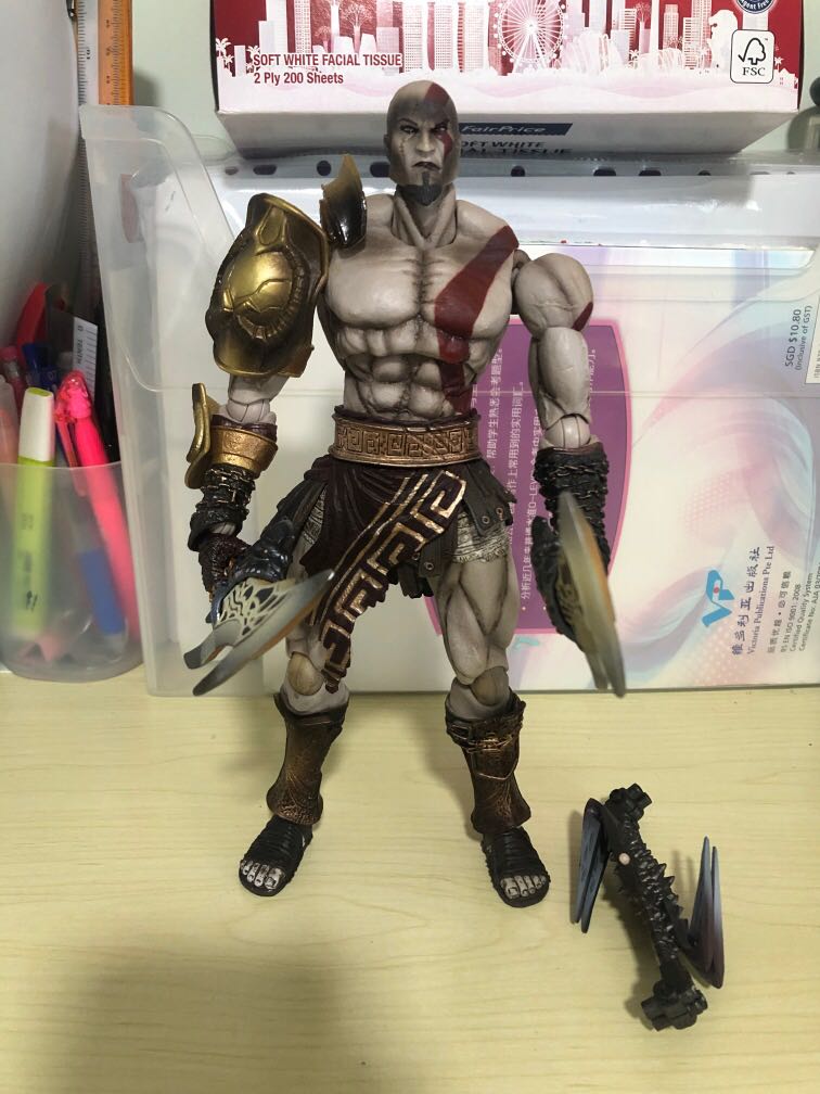 Play arts kai kratos on sale