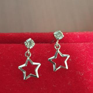 PT900 .100 CT diamond star dangling earrings