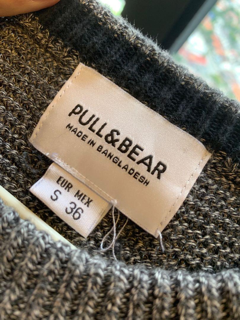 Pull &Bear Sweater (Category: Hoodies) located in Kuala Lumpur. Submitted by eunicers (Listing ID 1127108564, Image 2). Description: - Condition 10/10 - Wore it once to try only .