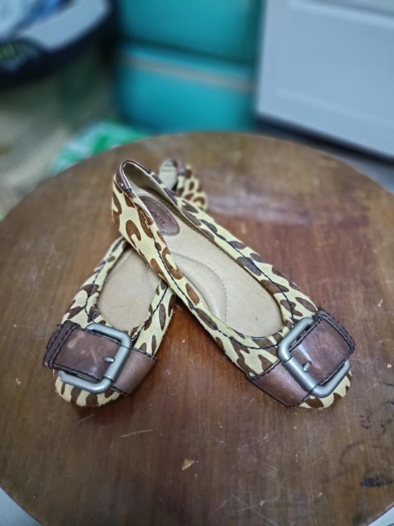 Sandals (Category: Flats & Sandals) located in Las Pinas. Submitted by tabsilog (Listing ID 1127047985, Image 3). Description: Rush sale Fossil leopard print sandals womens like new size 7 rfs-need funds PM or sms 09608484135/09185944040.