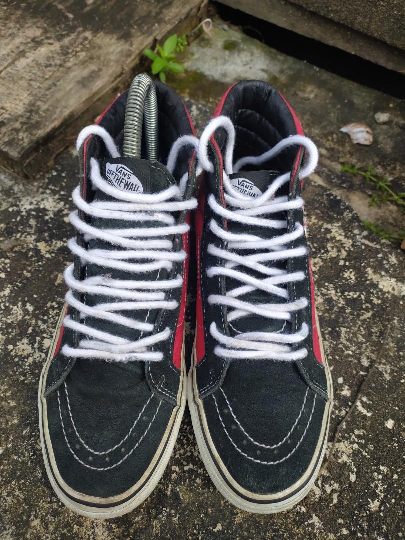 vans red dark