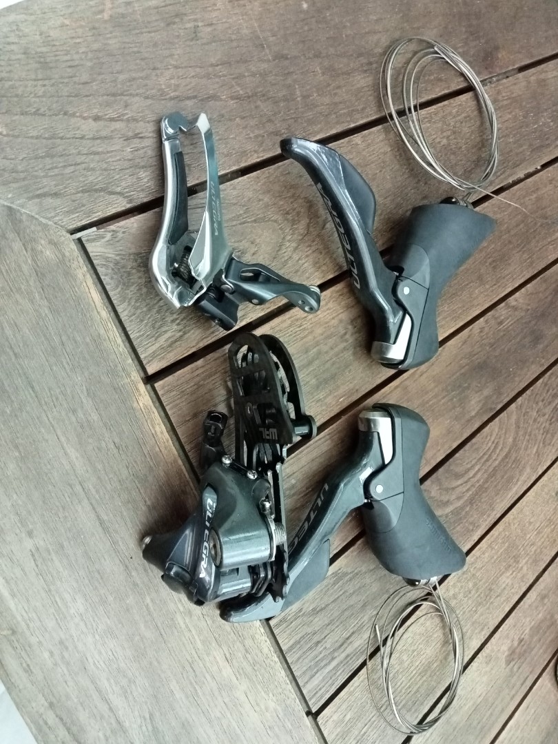 Shimano Ultegra shifters and Derailleurs 6800, Sports Equipment