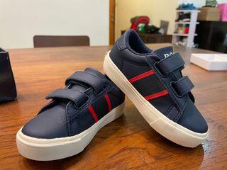 Sneaker for toddlers