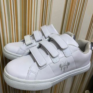 (Category: ) located in . Submitted by itempreloved70450 (Listing ID 1127129646, Image 1). Description: .
