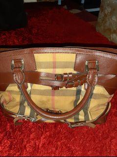 Tas Buberry pemakaian pribadi