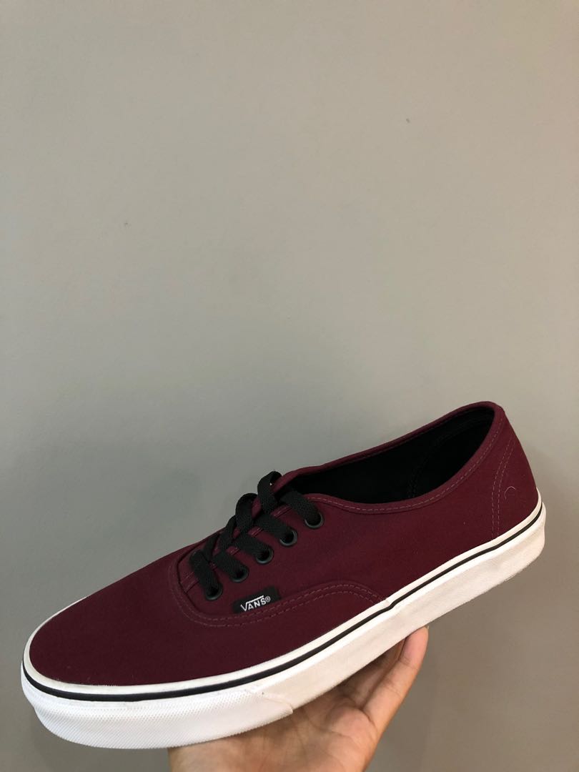Vans Authentic Maroon, Fesyen Pria, Sepatu , Sneakers di Carousell