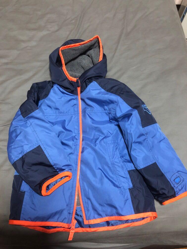 Winter Jacket (Category: Babies & Kids Fashion) located in Singapore. Submitted by tamlayhong (Listing ID 1127026807, Image 2). Description: Oshkosh brand. 2 pieces jacket. Condition 8/10 . Used for a few times only. Not for fussy. For age 5-6 years old..