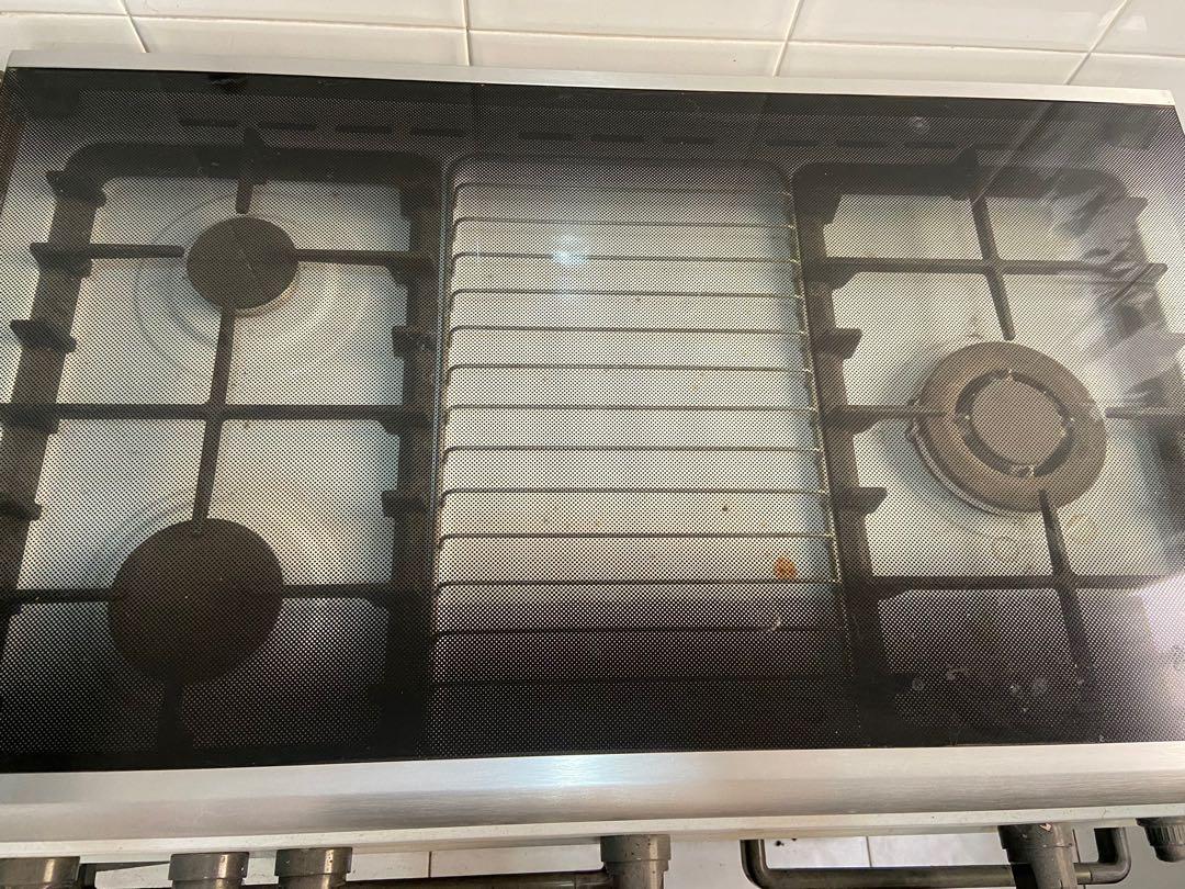 Zanussi Gas Stove with oven, TV & Home Appliances, Kitchen Appliances