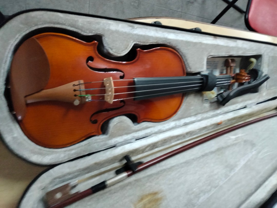 1/4 violin, Hobbies & Toys, Music & Media, Musical Instruments on Carousell