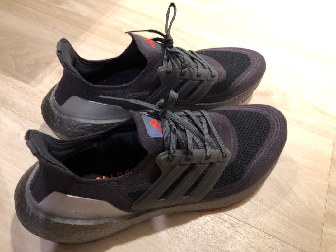 Black ultra boost sale discount