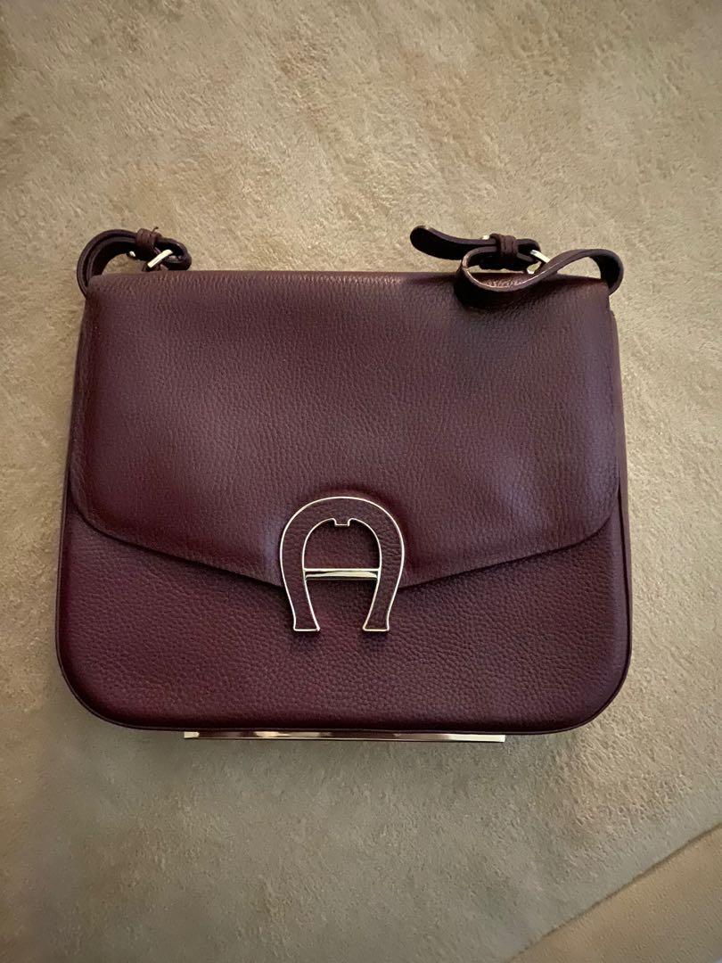 Aigner sling bag Women s Fashion Bags Wallets Tote Bags on Carousell