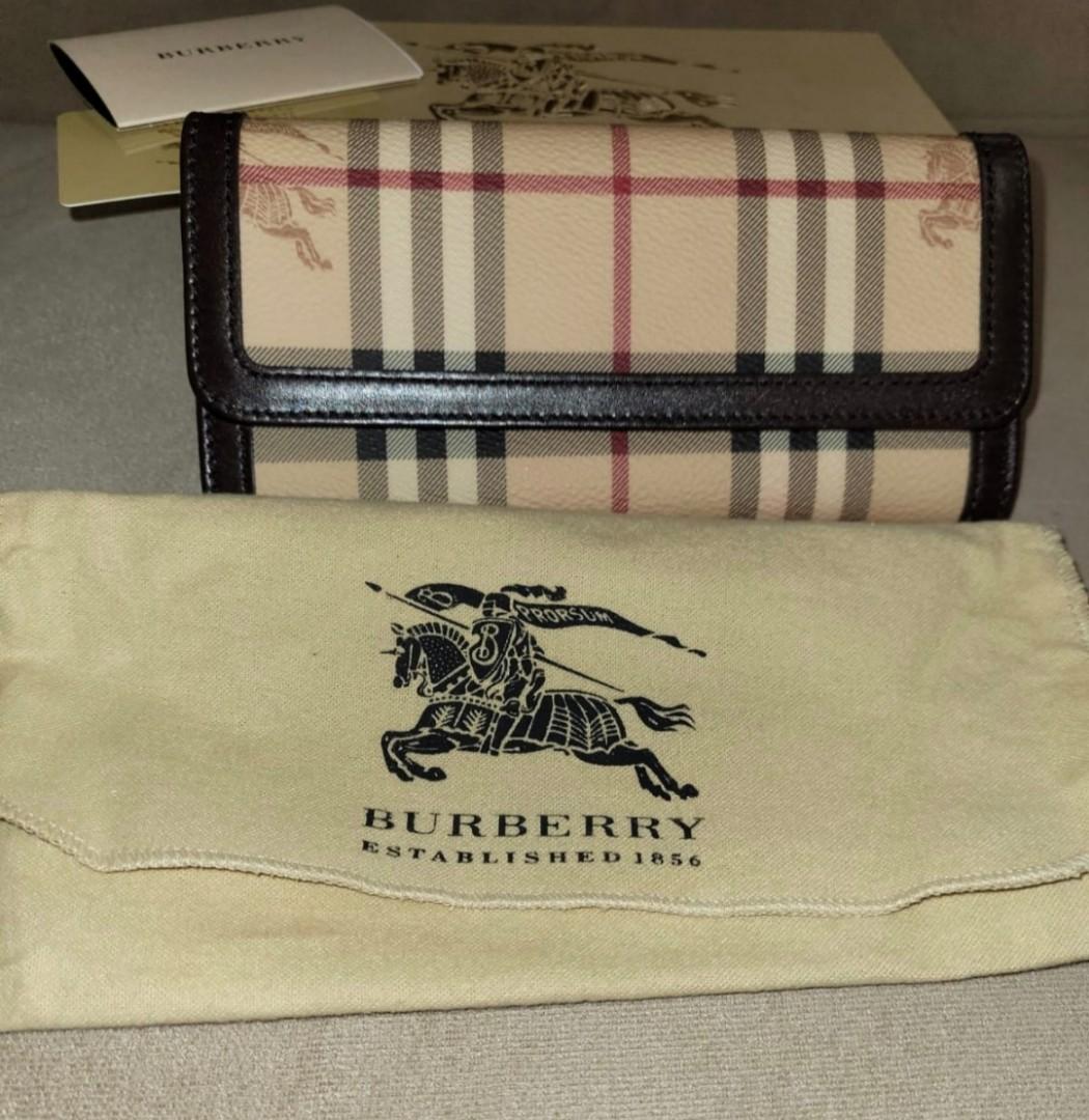 Burberry classic wallet Women s Fashion Bags Wallets Wallets Card Holders on Carousell