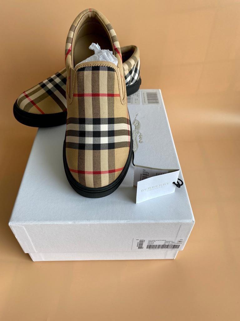 Burberry shoes outlet kids price