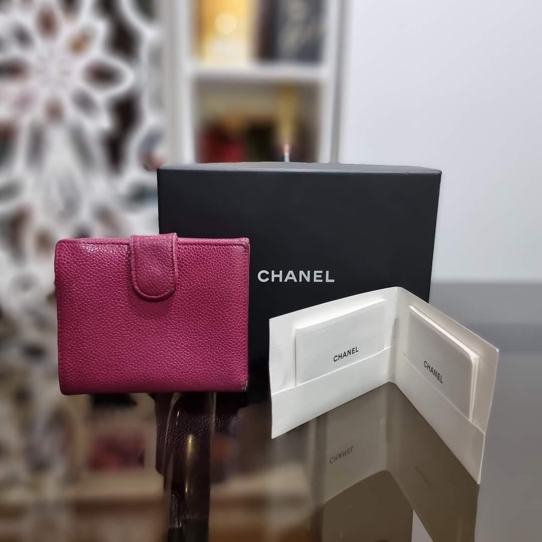 Chanel Pink Bifold Wallet (Category: Luxury Bags & Wallets) located in Caloocan City. Submitted by lujosacollection (Listing ID 1127170934, Image 2). Description: 100%Authentic/Original Preloved Chanel Pink Bifold Wallet In good condition Signs of usage Comes with box and carecard.