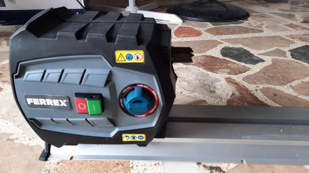 Ferrex Wood Lathe 550W, Commercial & Industrial, Construction Tools