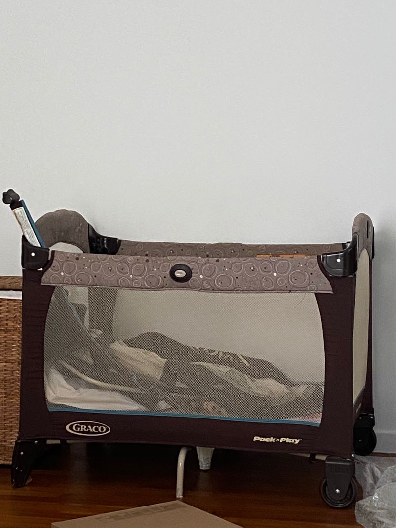 Graco pack n play giraffe sales