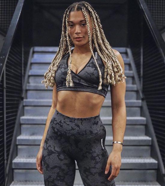Gymshark Adapt Camo Seamless Sports Bra - Black, Women's Fashion,  Activewear on Carousell