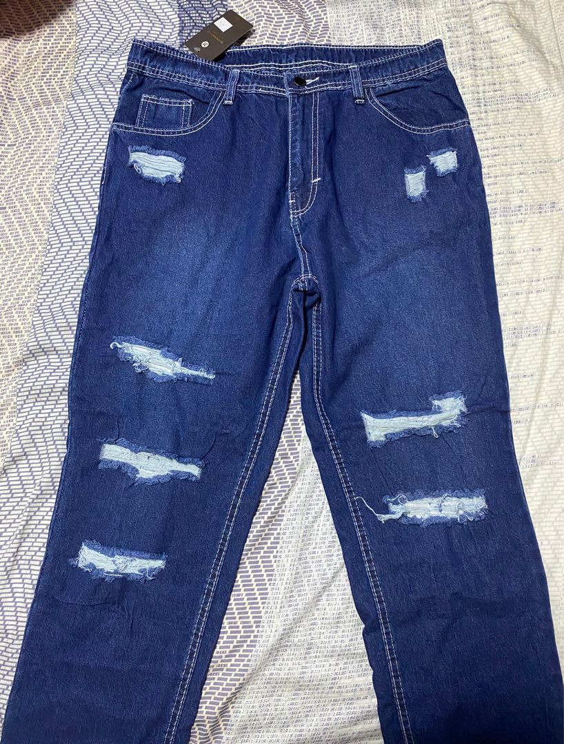 Halal Ripped Jeans #MRTYishun #MRTAdmiralty #MRTKhatib ##MRTWoodlands ...