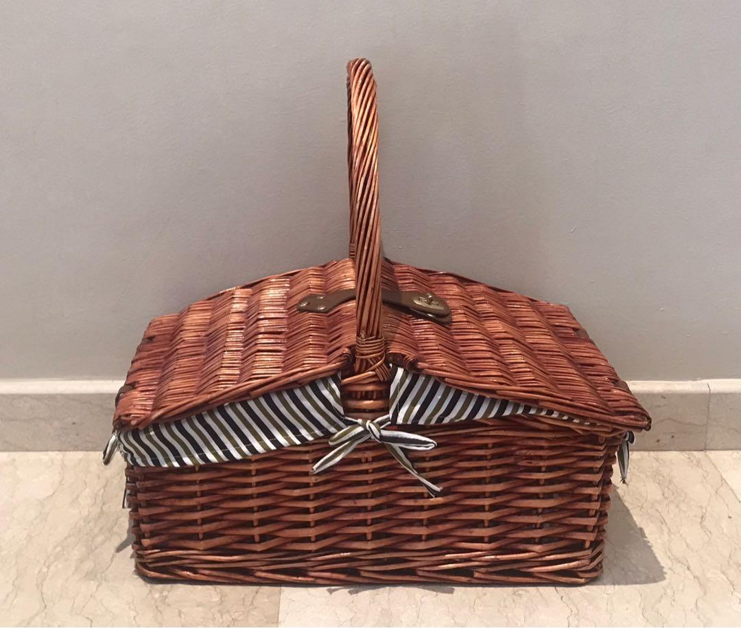 Assorted Picnic Baskets/ Rattan / Wicker Basket Chest / Chinese New