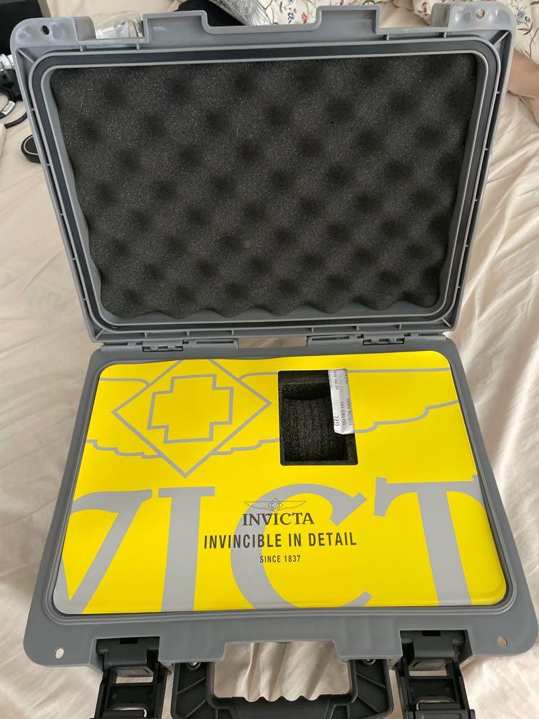 8 slot sales invicta case