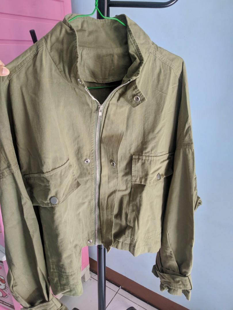 jaket army crop