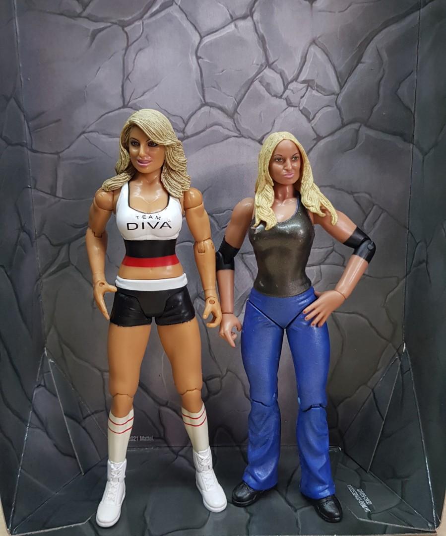 高評価なギフト WWE DIVASのフィギュア3体とTシャツ ステイシー トリー