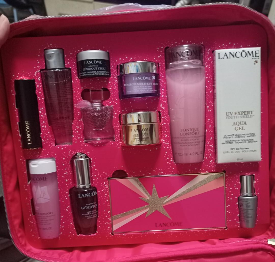 Christmas set, Beauty & Personal Care, Face, Face Care on Carousell