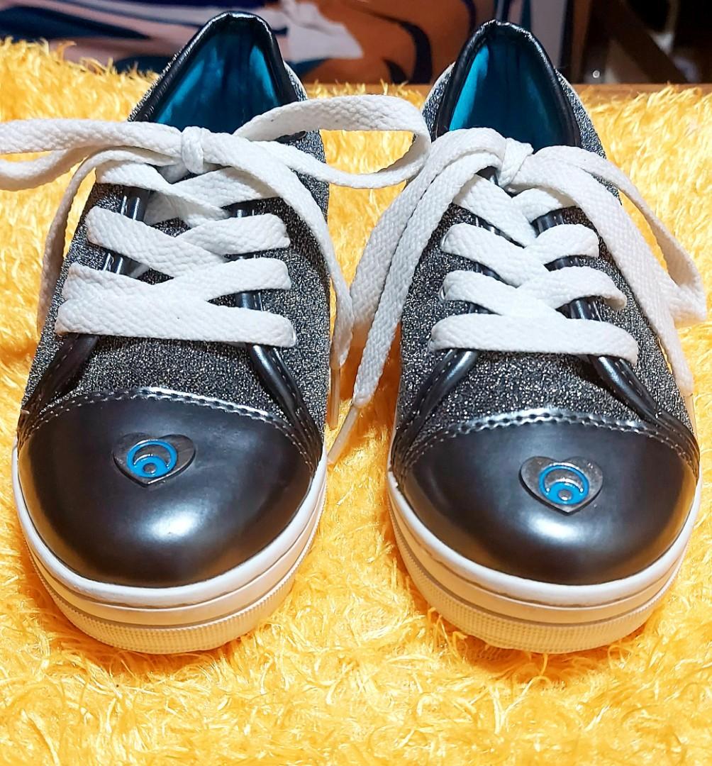 Assorted Sizes NWOB Details about   Osiris Girl's Lona Silver/Blue Sneakers 