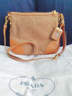 (Category: ) located in . Submitted by luxefreshness (Listing ID 1124729920, Image 1). Description: .