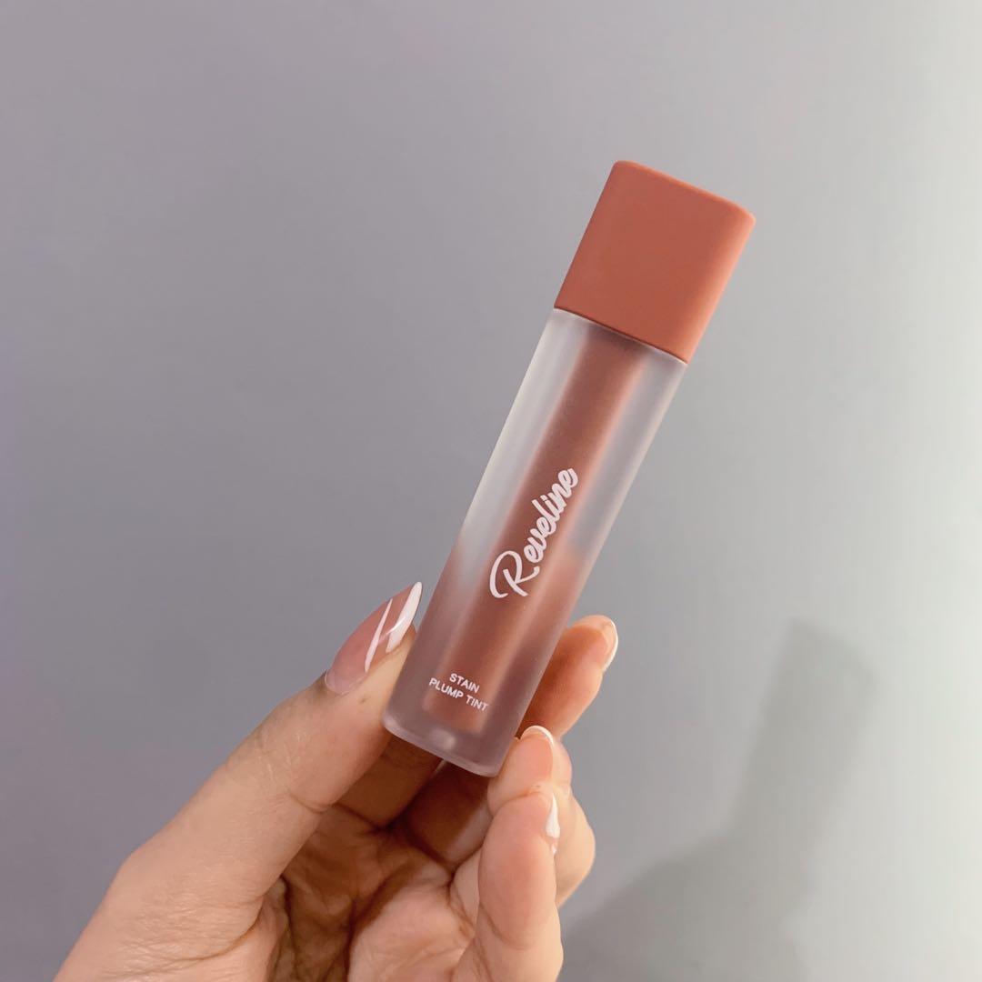 REVELINE Stain Plump Tint in SHY Lip cream Lip tint Lip stain