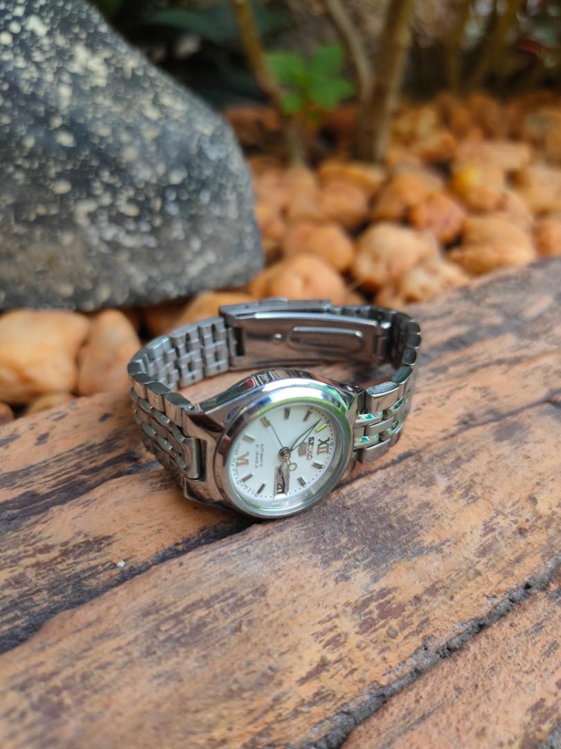 Seiko silver watch for women (Category: Luxury Watches) located in Angeles City. Submitted by garagesale.com (Listing ID 1127330728, Image 2). Description: 100000% original original price 7,000 branded GREAT CONDITION elegant bagay sa lahat ng outfit.