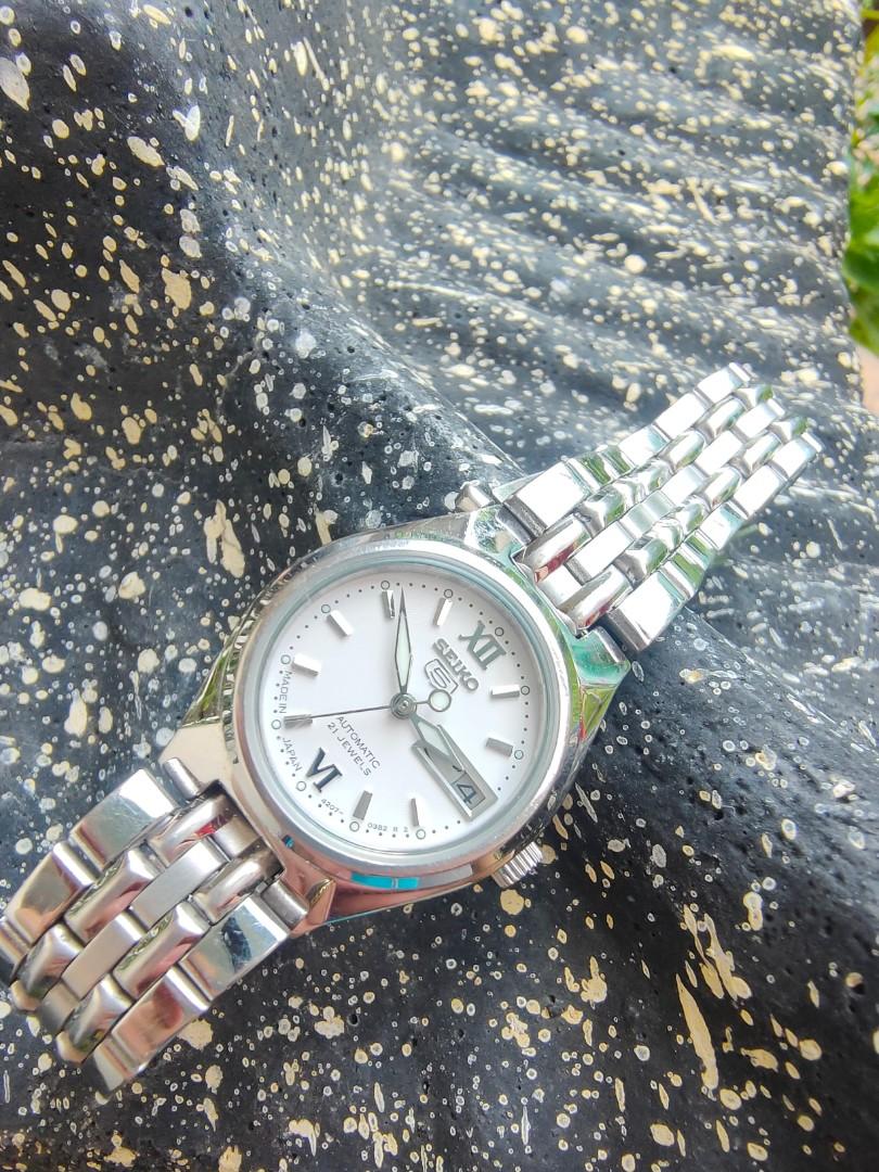 Seiko silver watch for women (Category: Luxury Watches) located in Angeles City. Submitted by garagesale.com (Listing ID 1127330728, Image 3). Description: 100000% original original price 7,000 branded GREAT CONDITION elegant bagay sa lahat ng outfit.