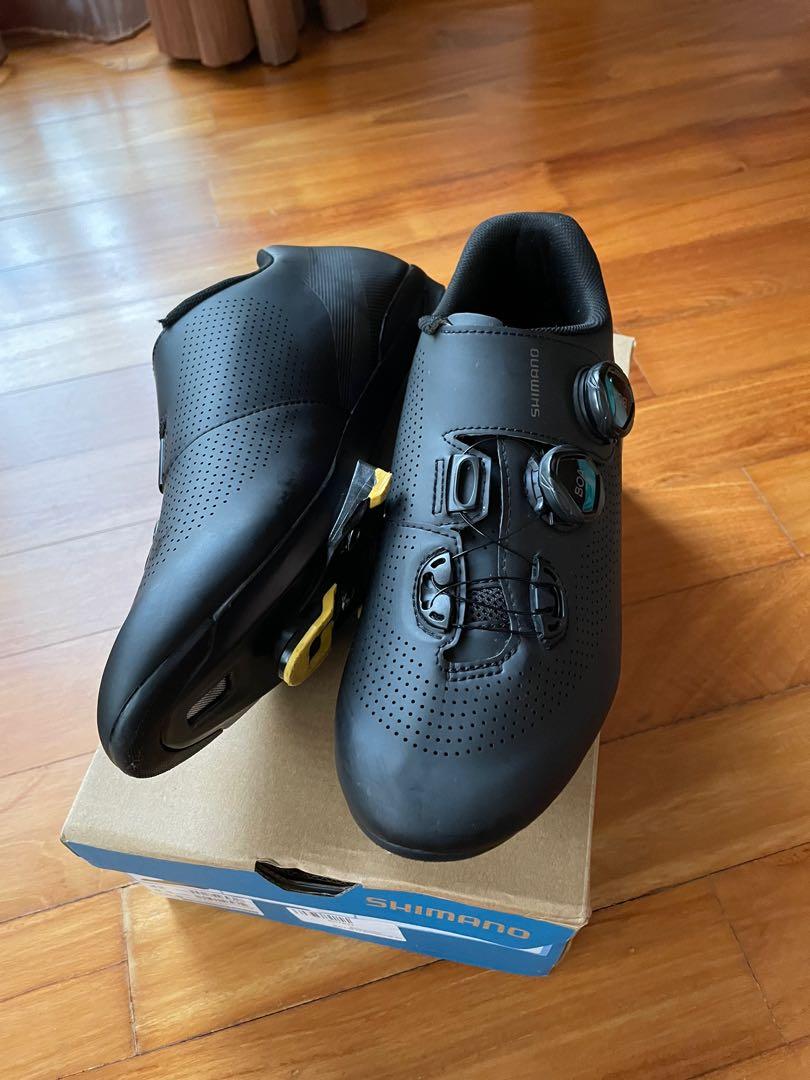 SHIMANO RC701 cycling shoe black size 42 26.5 with yellow SPD SL cleats Sports Equipment Bicycles Parts Parts Accessories on Carousell