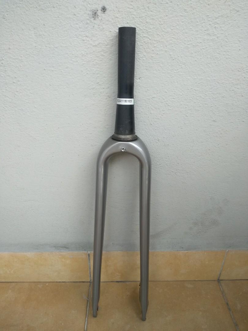 Tapered carbon fork clearance