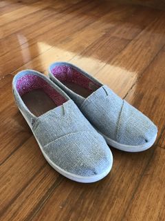 (Category: ) located in . Submitted by isabelwears (Listing ID 1127160757, Image 1). Description: .