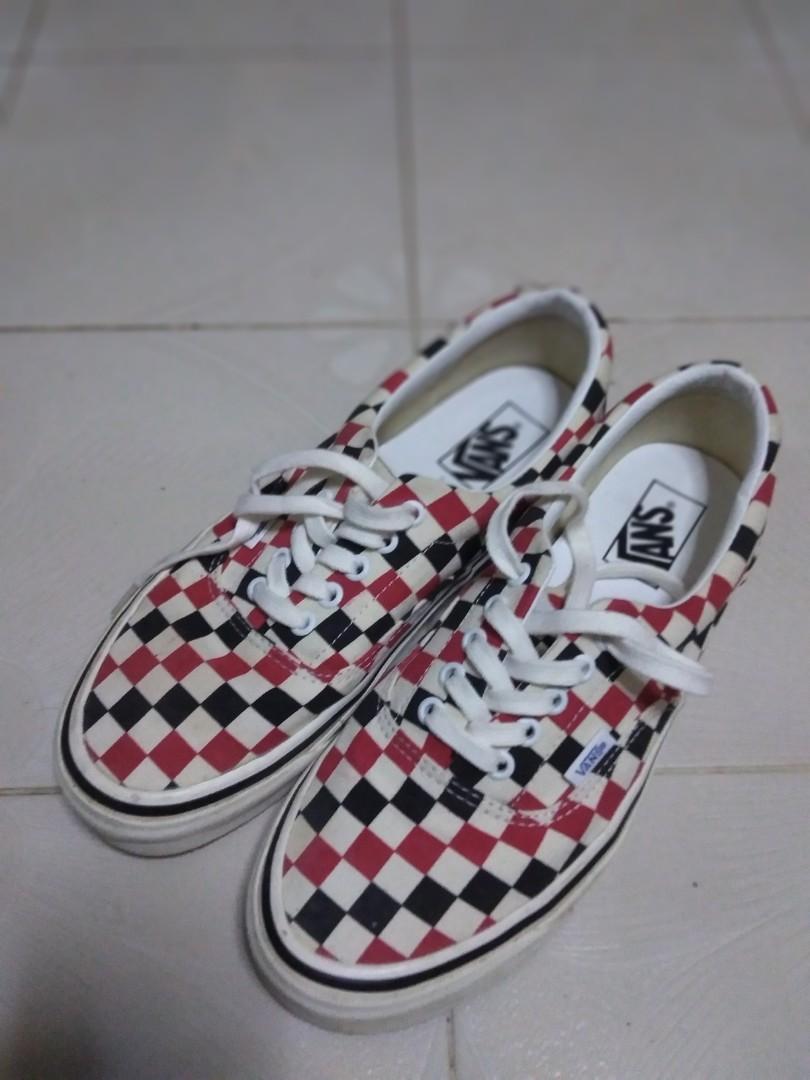 VANS CHECKERED RED BLACK