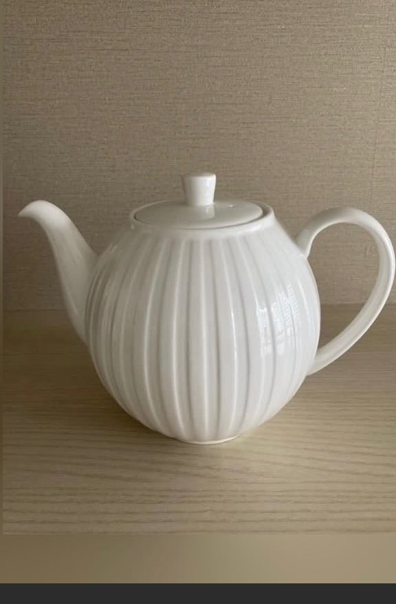 Wedgwood Fluted Night & Day Teapot *Christmas Gift, Furniture & Home Living, Kitchenware