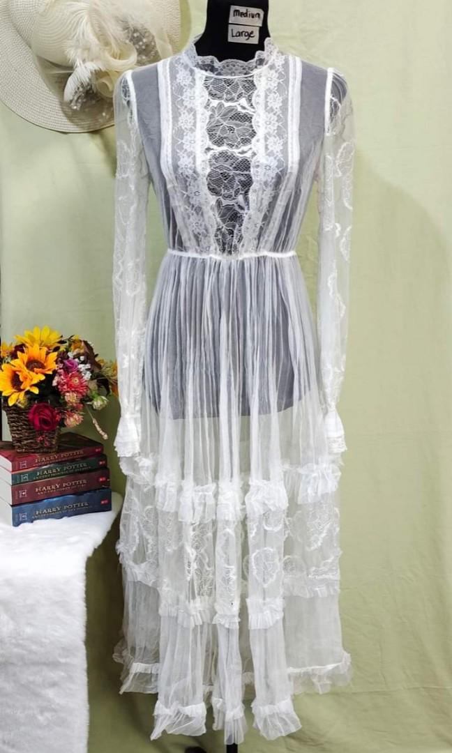 White lace dress long sleeves (Category: Dresses) located in Manila. Submitted by doris_03 (Listing ID 1127167172, Image 1). Description: Super ganda in actual. Pang instagram ang datingan. Size S-M.