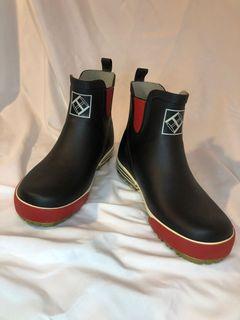 客訂單-防水雨靴150$+洗臉巾30$免運費-60$