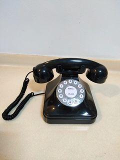 Antique phone (for display only)