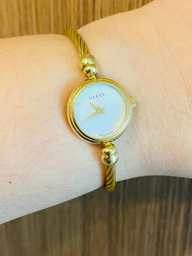 Authentic vintage Gucci 2700L mother of pearl dial bangle watch