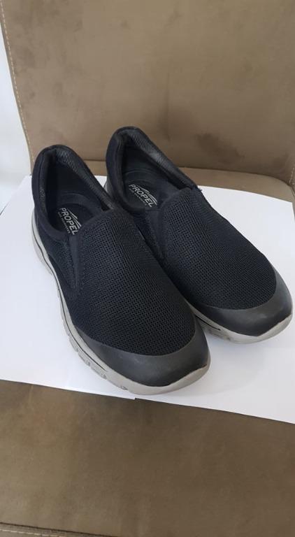 Bass propel walking shoes top