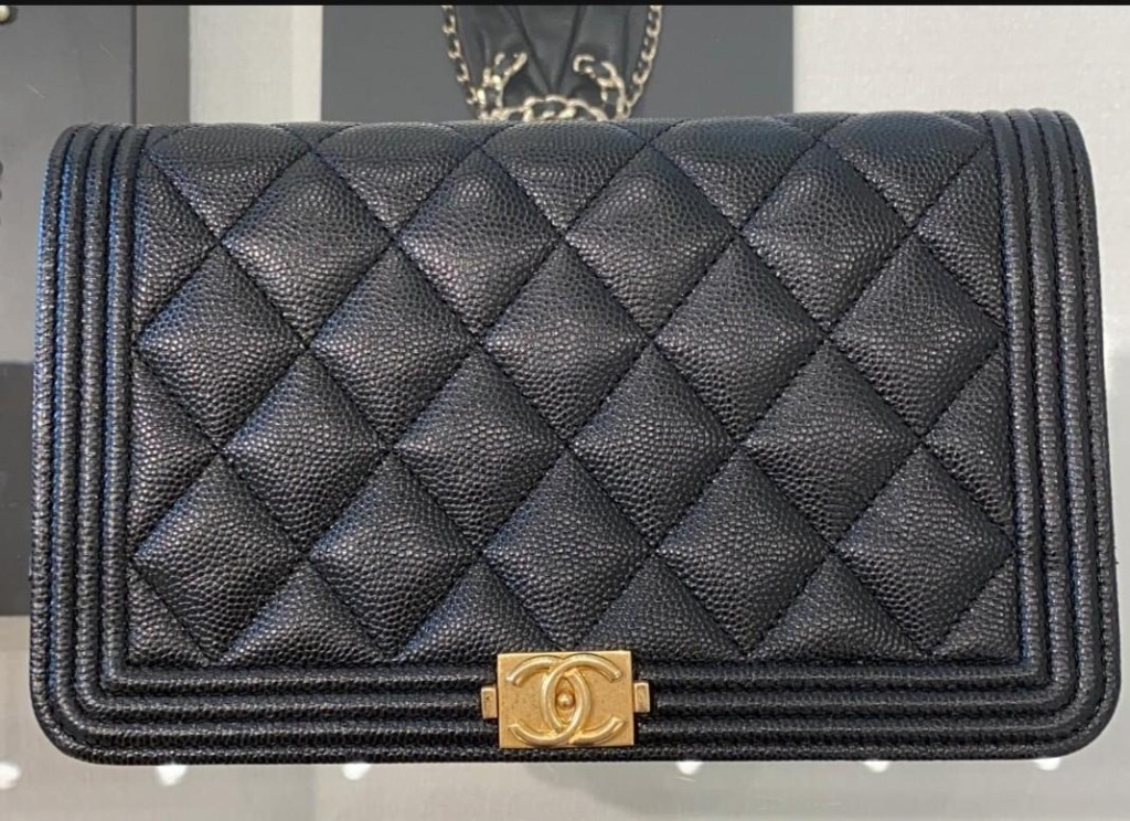 Chanel le boy wallet on chain ( woc)