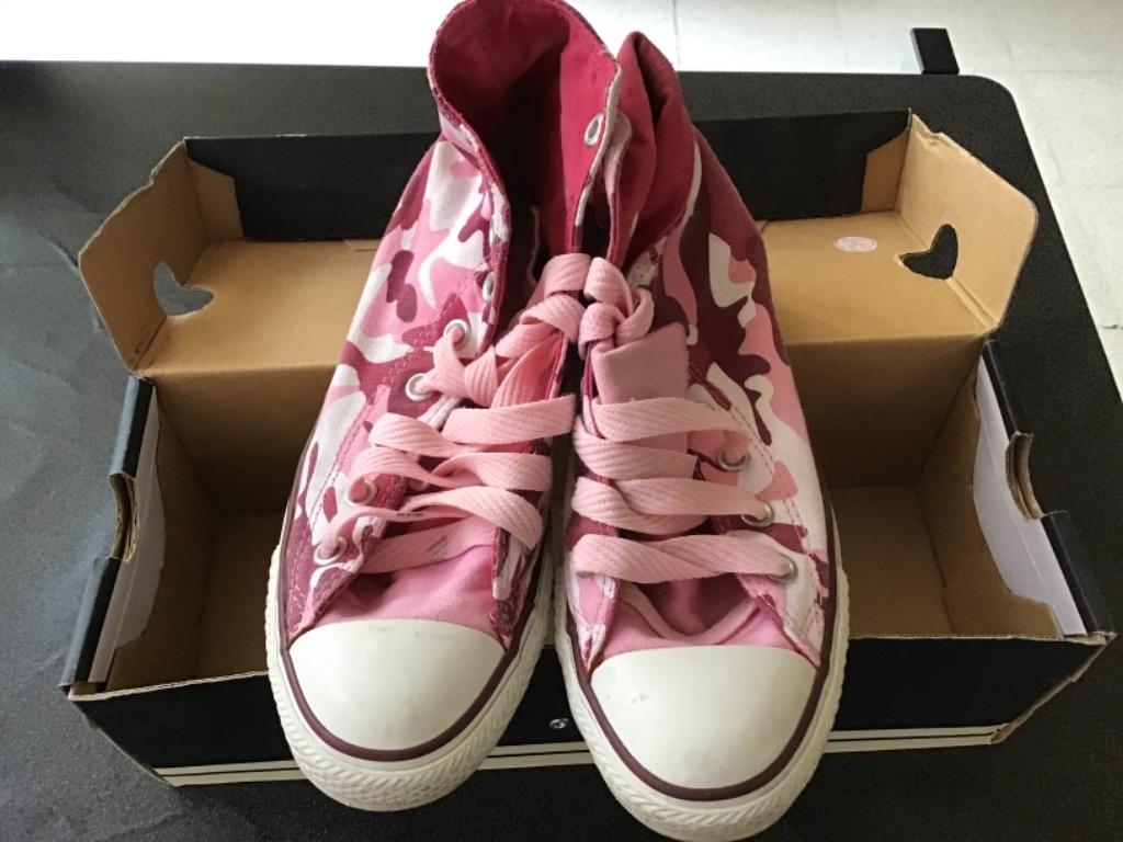 Pink camo converse on sale