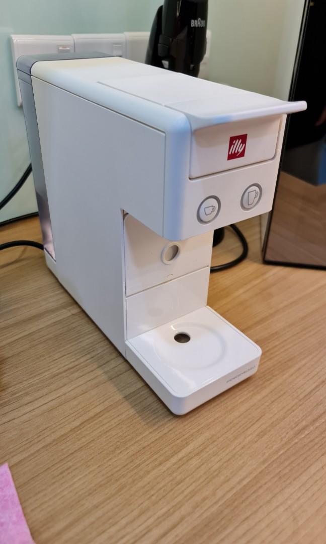 ILLY Y3.3 iperespresso Coffee Machine (under warranty), Kitchen