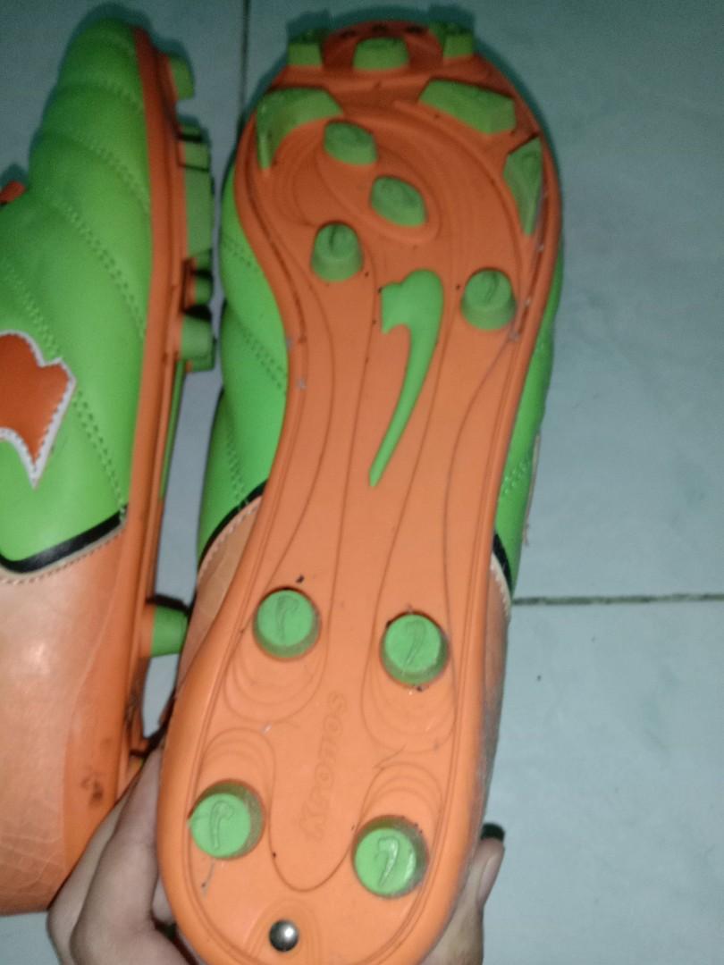 kasut futsal kronos
