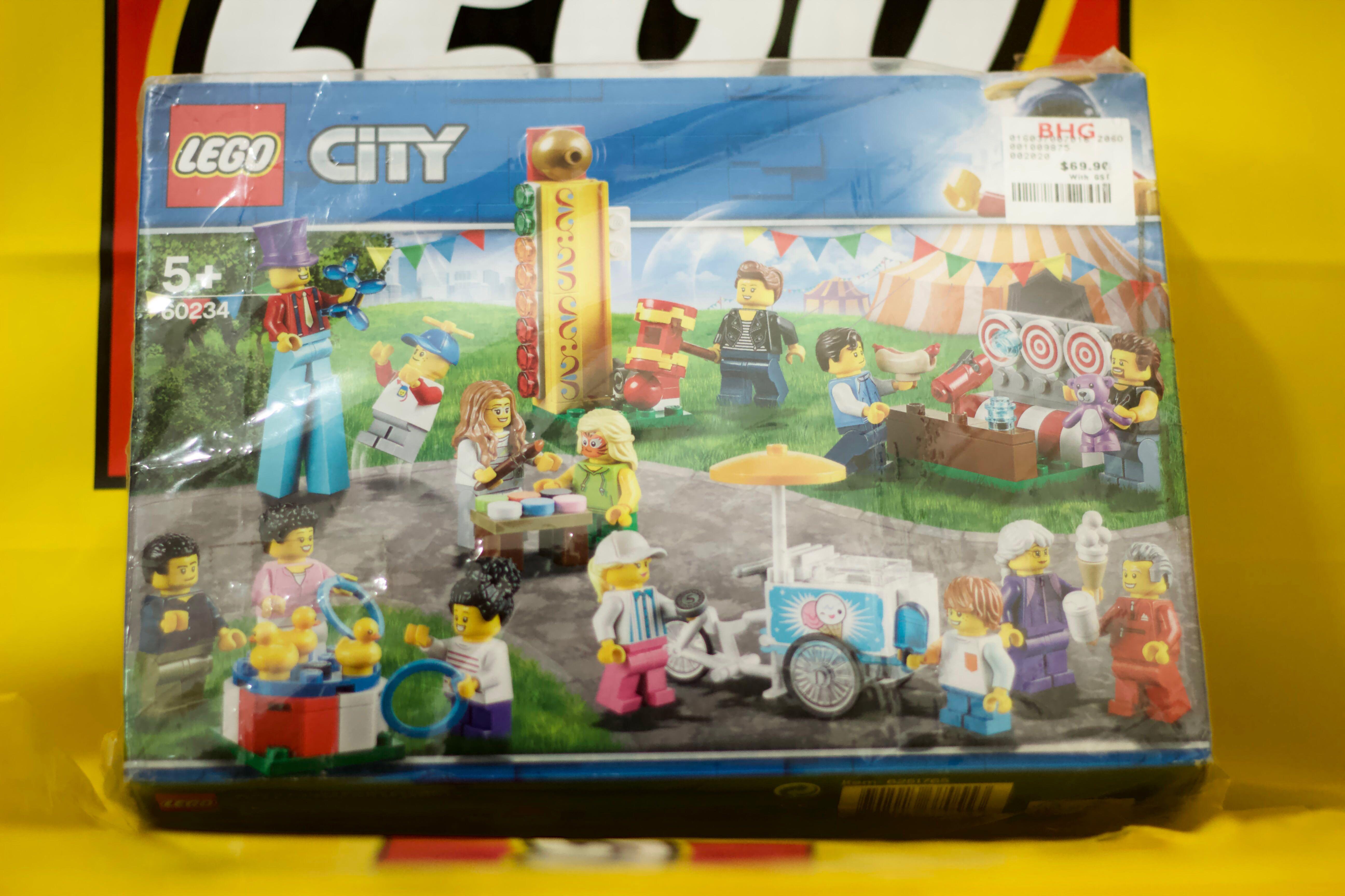 Lego City People Pack Fun Fair (60324), Hobbies & Toys, Toys