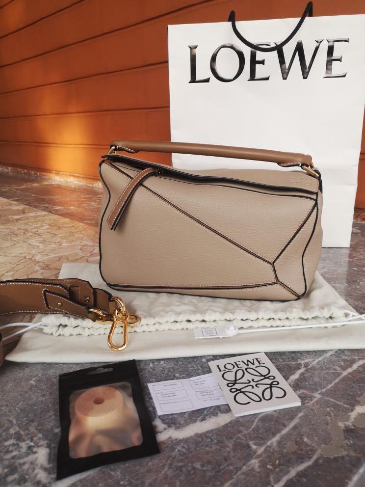 Loewe puzzle bag in mink sand medium size